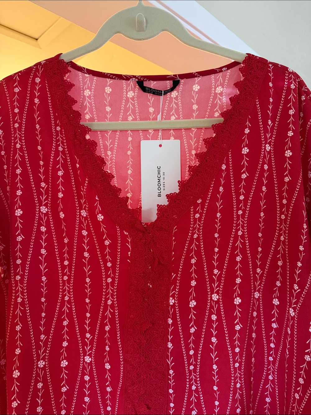 NWT Bloomchic Red Floral Lace-Trim Women's Blouse Size 22/24 - Picture 2 of 5